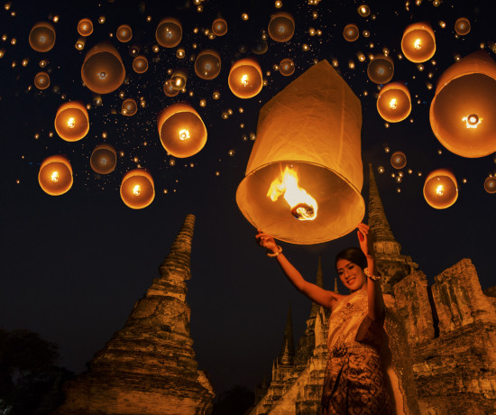 TAIL�NDIA COM FESTIVAL DAS LANTERNAS